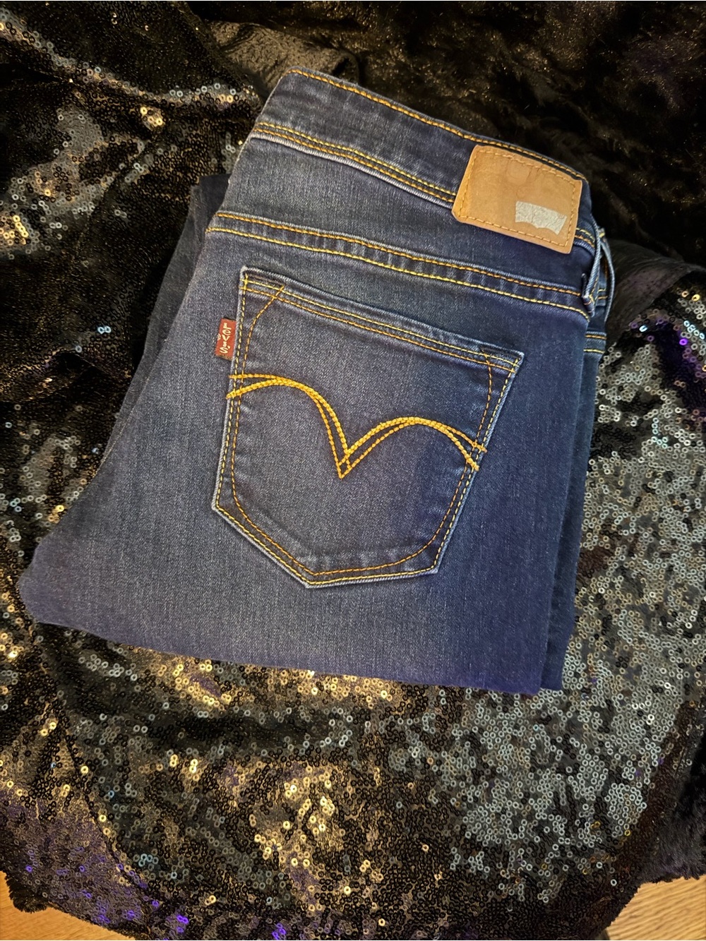 Levi's Low Rise Women’s Dark Blue Classic Straight Jeans Orange/Yellow Detail